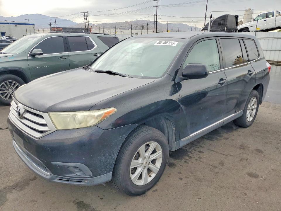 2013 TOYOTA HIGHLANDER BASE